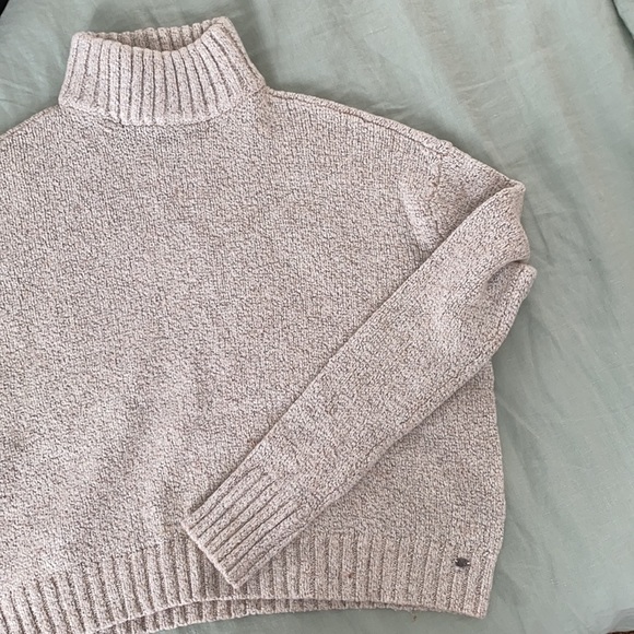 Cream Turtleneck Sweater - Picture 4 of 4